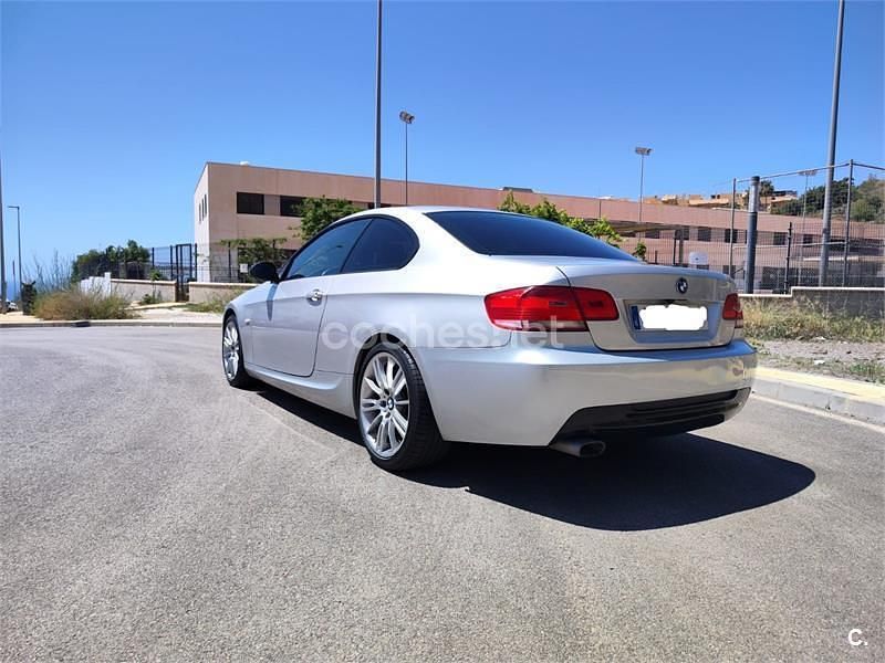 Usado BMW 320 177 CV (130 kW) 2009 Gris / plata Coupe