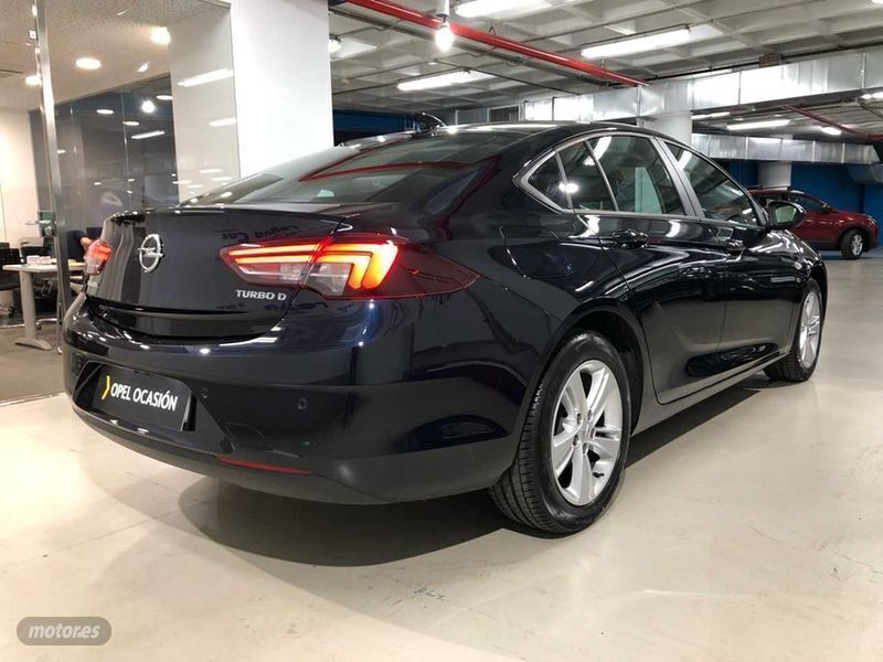 Usado Opel Insignia Selective 136 CV (100 kW) 2017 Azul Berlina