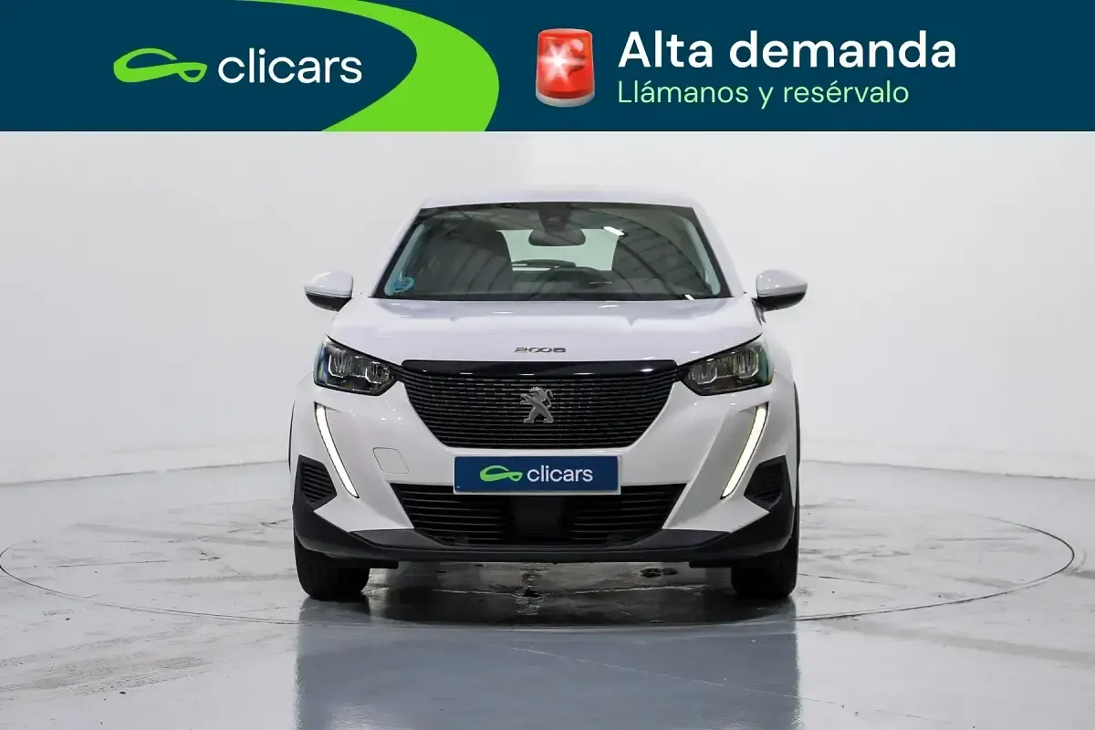 Usado Peugeot 2008 Active 100 CV (73 kW) 2021 Blanco SUV