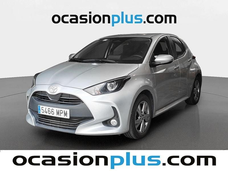 Gris Usado 2024 Toyota Yaris Hybrid Active Utilitario | 17.728 € (Buen precio) - Imagen 1/4