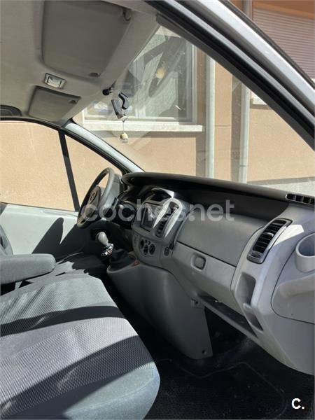 Gris / plata Usado 2010 Opel Vivaro Van | 10.150 € - Imagen 1/4