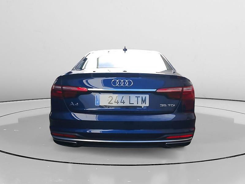 Usado Audi A4 Advanced 163 CV (119 kW) 2021 Azul Berlina