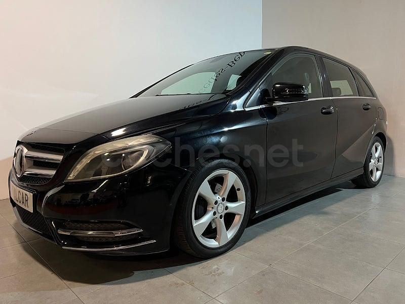 Usado Mercedes B200 136 CV (100 kW) 2013 Negro Monovolumen