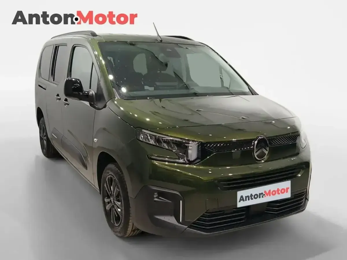 Usado Citroën Berlingo 130 CV (95 kW) 2024 Verde Monovolumen