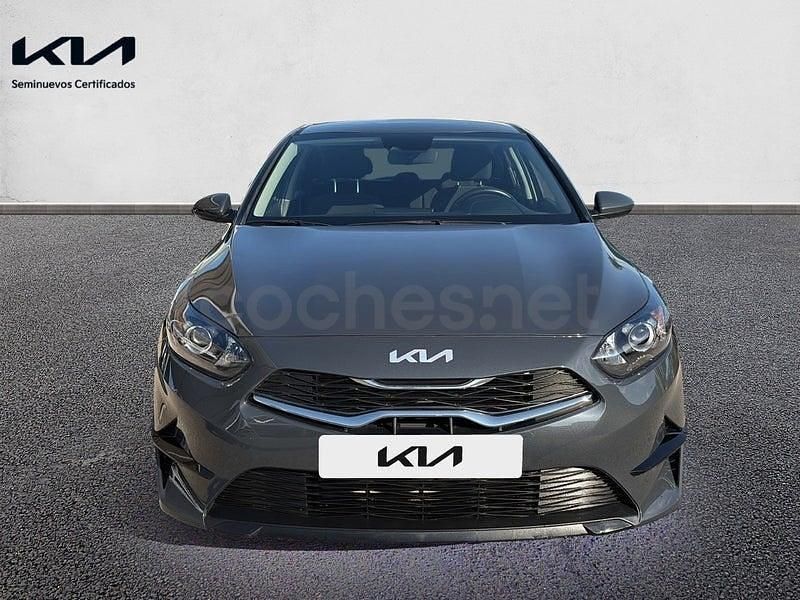 Usado Kia Ceed 100 CV (73 kW) 2023 Negro Utilitario