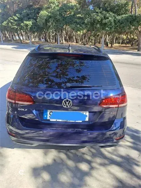 Usado VW Golf VII 115 CV (84 kW) 2017 Azul Familiar