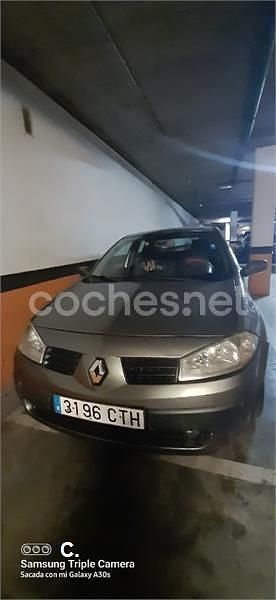 Gris / plata Usado 2003 Renault Mégane II Dynamique Berlina | 2000 € (Buen precio) - Imagen 1/4