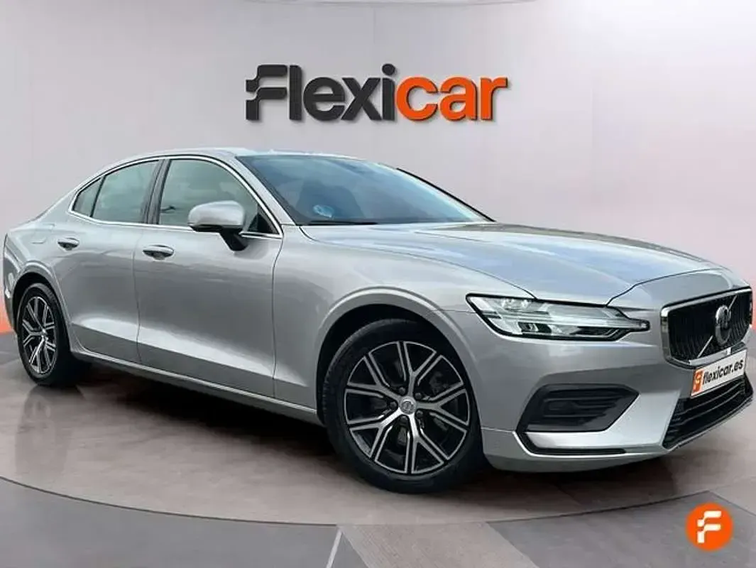 Usado Volvo S60 Core 197 CV (144 kW) 2023 Gris Berlina