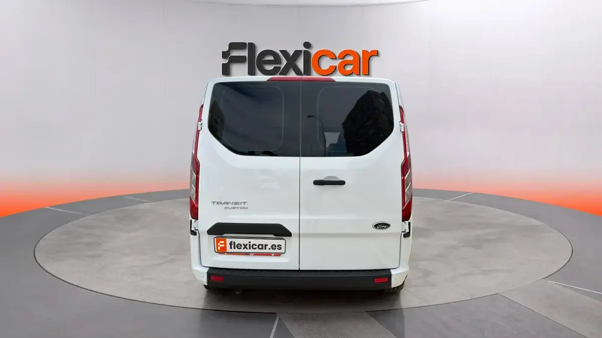 Usado Ford Tourneo Trend 131 CV (96 kW) 2020 Blanco Monovolumen