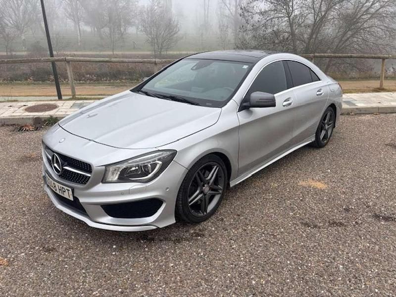 Usado Mercedes CLA220 AMG line 170 CV (125 kW) 2013 Gris Berlina