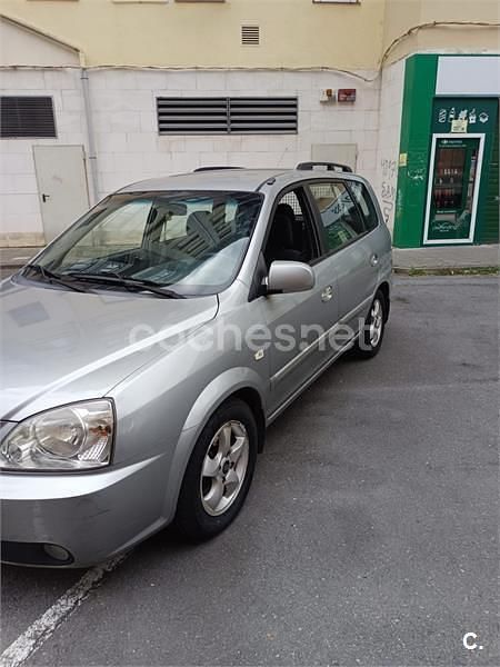 Usado Kia Carens EX 112 CV (82 kW) 2006 Gris / plata Monovolumen