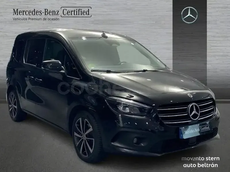 Usado Mercedes T180 116 CV (85 kW) 2025 Negro Monovolumen
