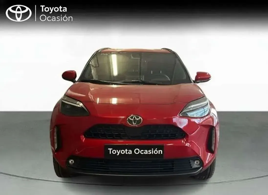 Usado Toyota Yaris Cross Active 131 CV (96 kW) 2025 Rojo SUV