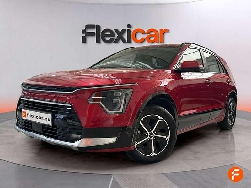 Usado Kia Niro 141 CV (103 kW) 2022 Rojo SUV