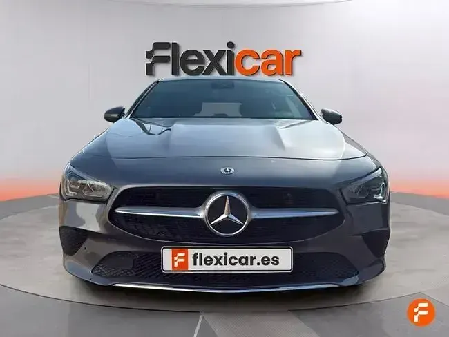 Usado Mercedes CLA200 Shooting Brake 150 CV (110 kW) 2019 Gris Familiar