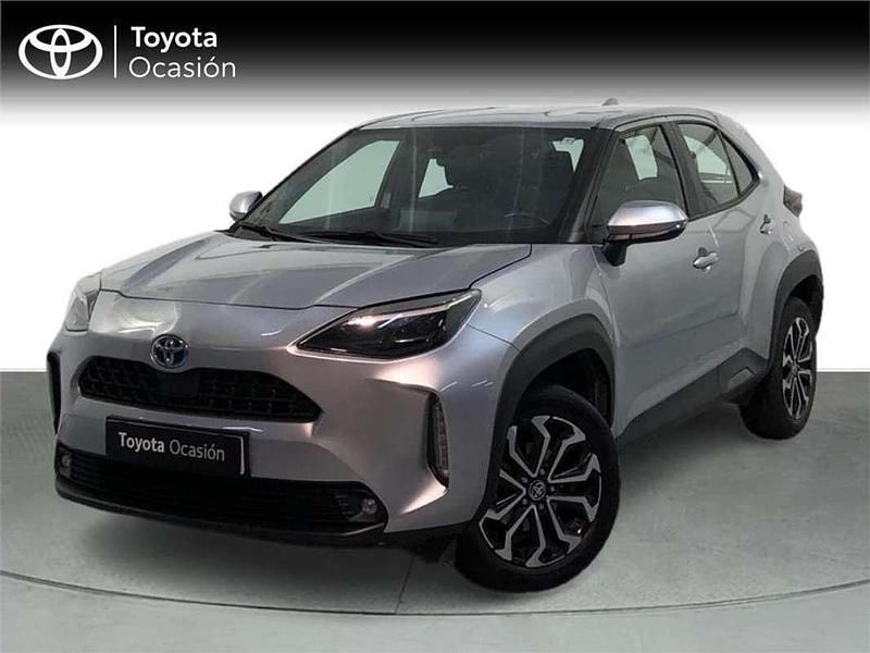Gris Usado 2021 Toyota Yaris Cross Active SUV | 23.290 € (Un poco caro) - Imagen 1/4
