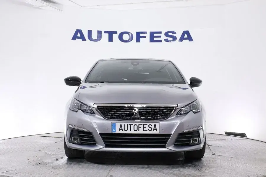 Usado Peugeot 308 GT-line 130 CV (95 kW) 2018 Plateado Utilitario