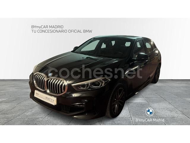 Usado BMW 118 150 CV (110 kW) 2022 Negro (pintura metalizada saphirschwarz) Utilitario