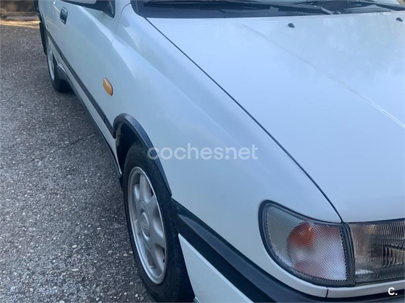 Usado Nissan Sunny 143 CV (105 kW) 1994 Blanco Berlina