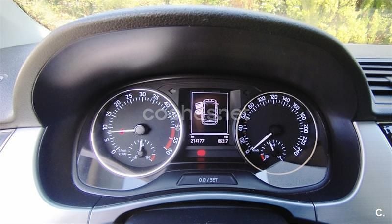 Usado Skoda Fabia 90 CV (66 kW) 2017 Blanco Utilitario