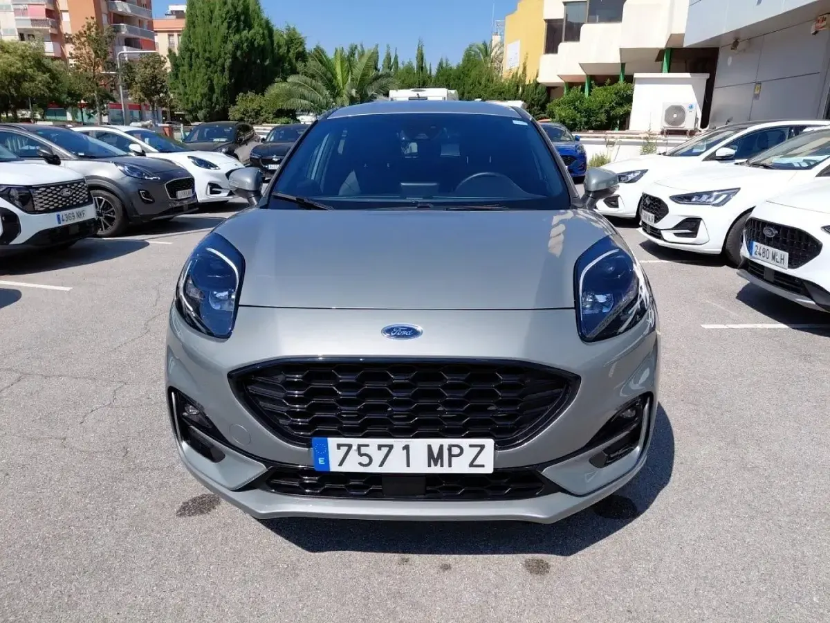 Usado Ford Puma ST-Line X 125 CV (91 kW) 2024 Plata solar (metalizado) SUV