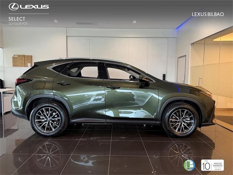 Usado Lexus NX450h+ 309 CV (227 kW) 2025 Verde SUV