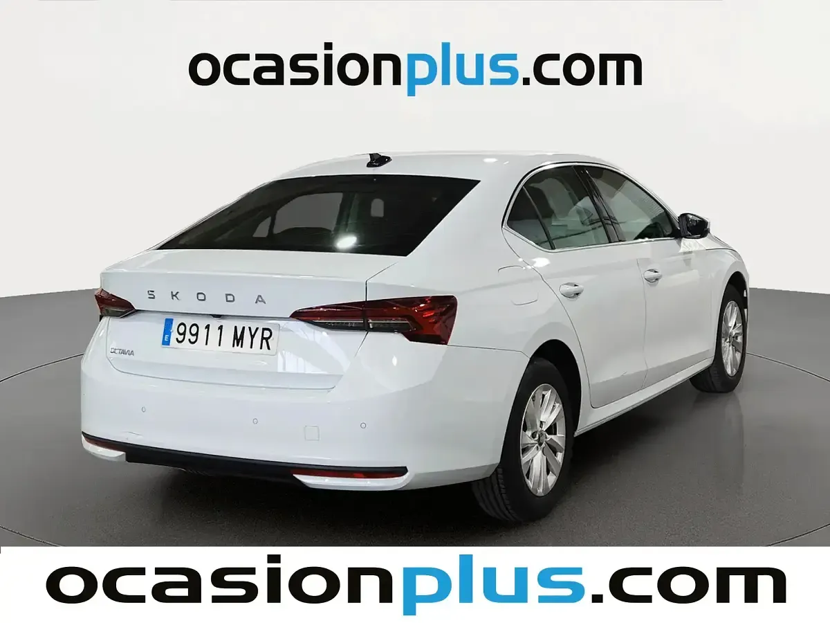 Usado Skoda Octavia Selection 150 CV (110 kW) 2025 Blanco Berlina