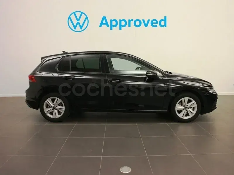 Usado VW Golf VIII Life 115 CV (84 kW) 2025 Negro Berlina