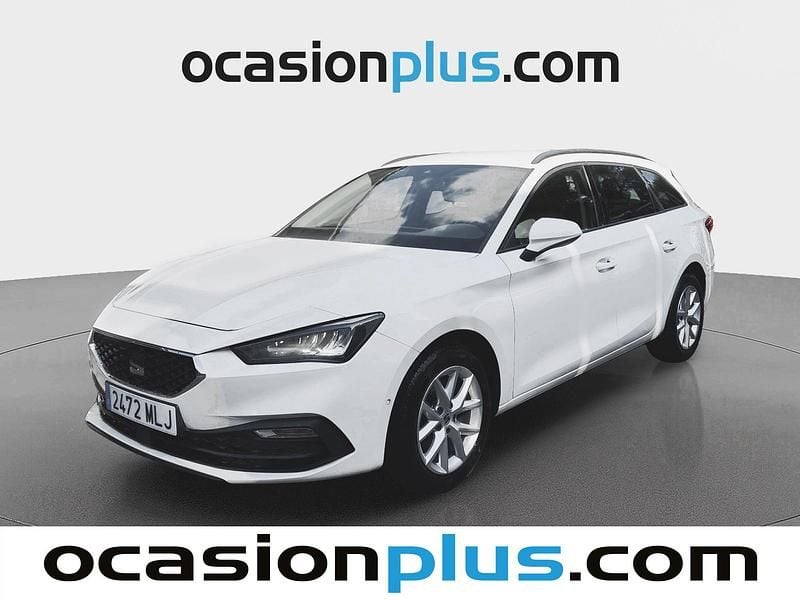 Usado Seat Leon Style 130 CV (95 kW) 2023 Blanco Monovolumen