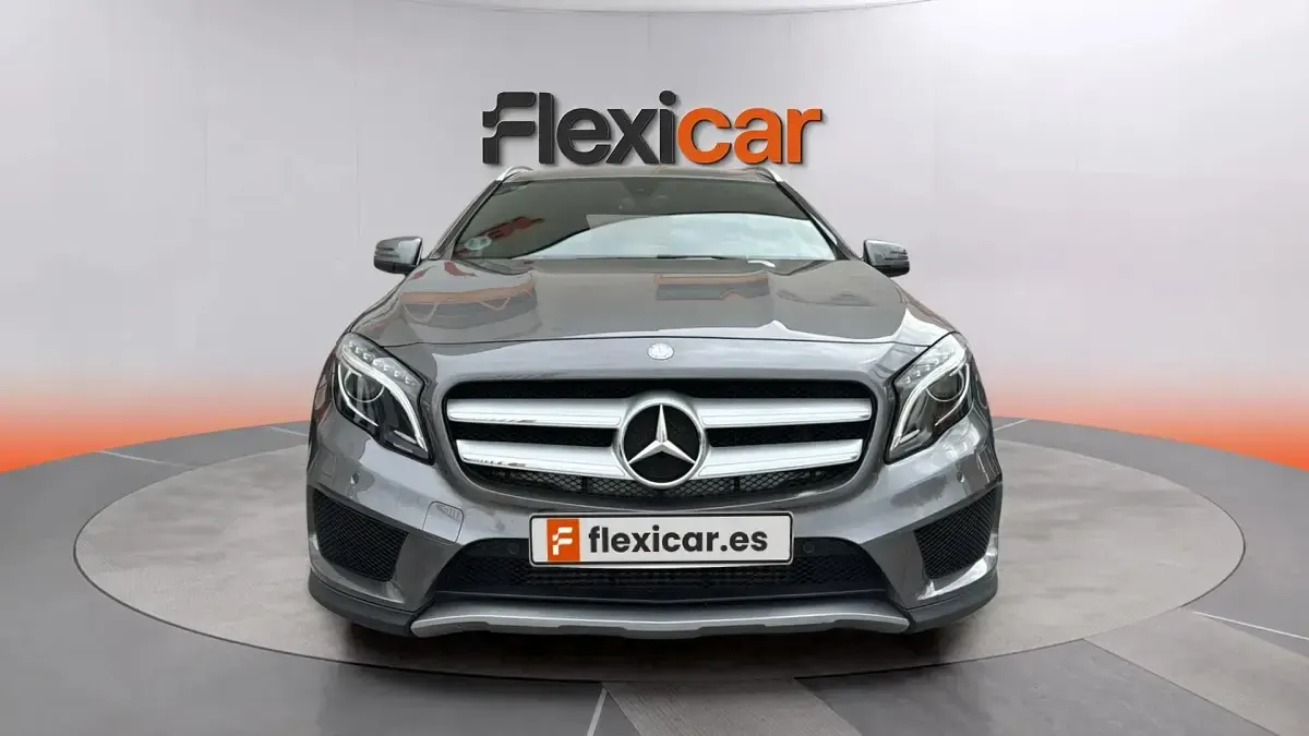 Usado Mercedes GLA200 AMG line 136 CV (100 kW) 2017 Gris SUV