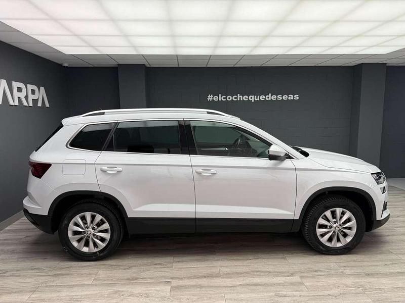 Usado Skoda Karoq Ambition 150 CV (110 kW) 2022 Blanco SUV