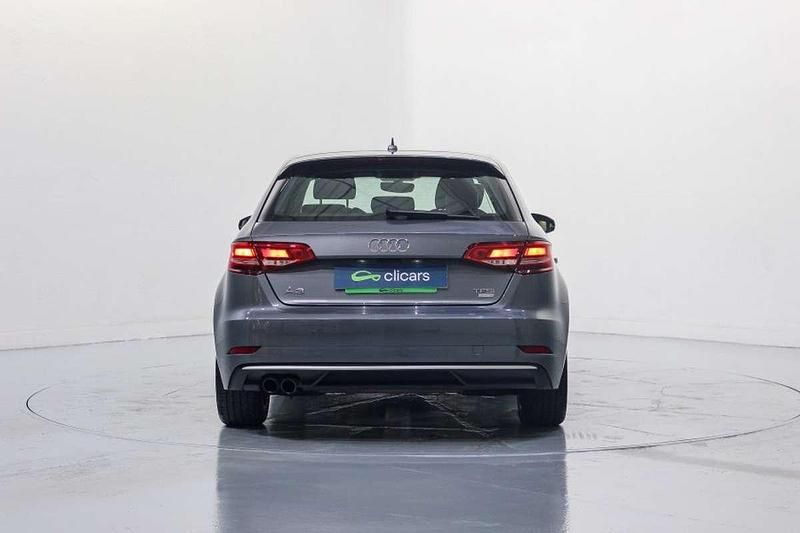 Usado Audi A3 Sportback Sport 150 CV (110 kW) 2017 Gris Utilitario