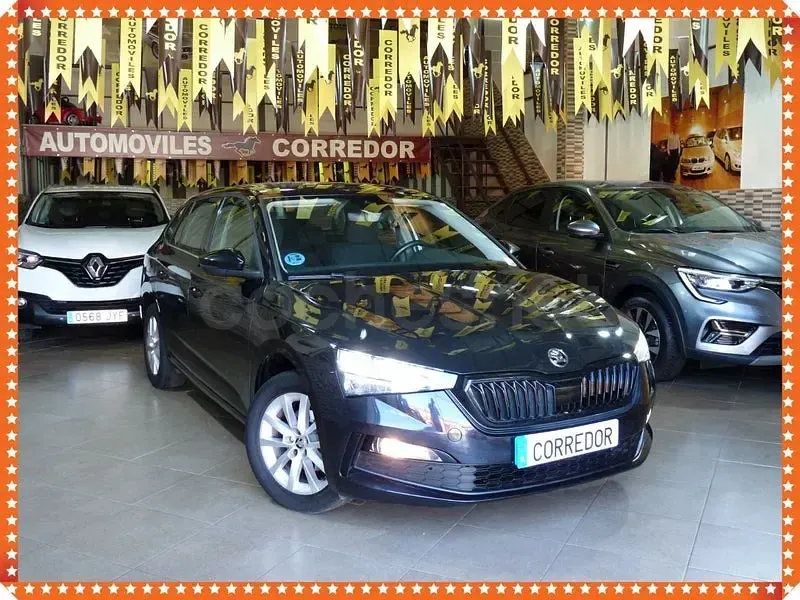 Usado Skoda Scala Ambition 110 CV (80 kW) 2022 Negro Utilitario