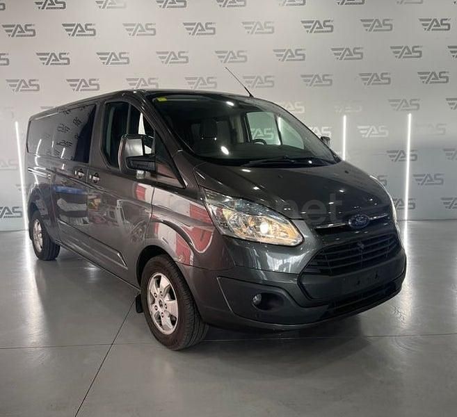 Usado Ford Tourneo Titanium 125 CV (91 kW) 2016 Gris / plata Monovolumen