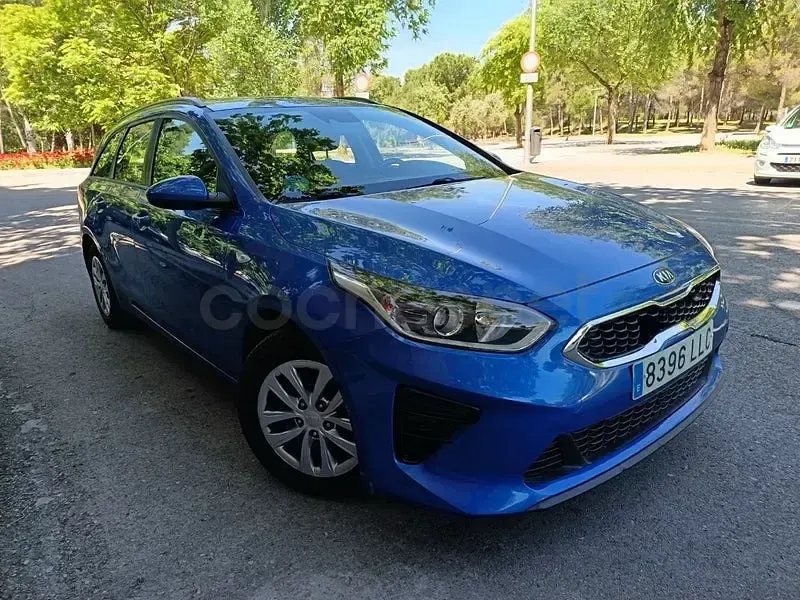 Usado Kia Ceed 120 CV (88 kW) 2020 Azul Utilitario