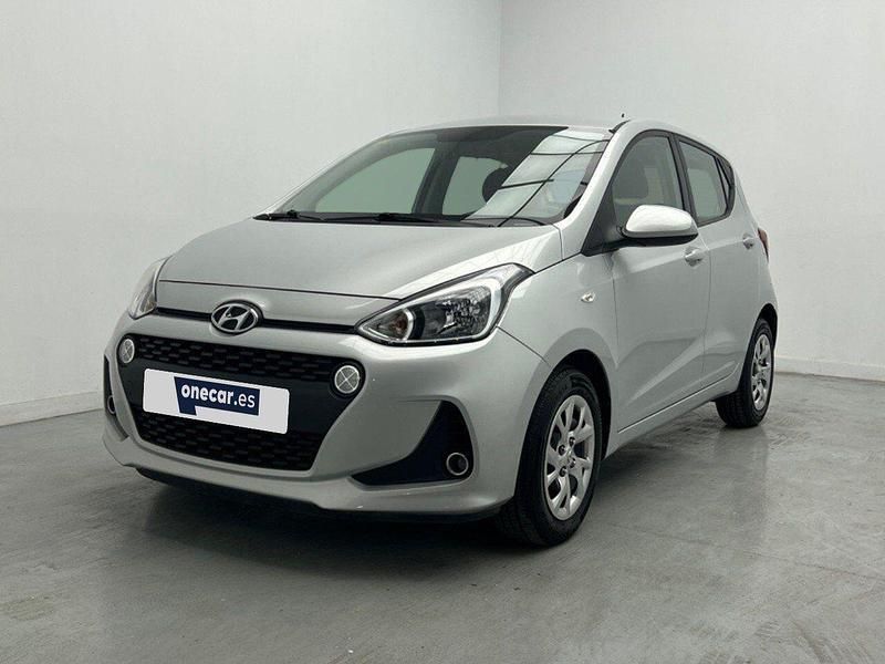 Usado Hyundai i10 67 CV (49 kW) 2018 Gris Utilitario