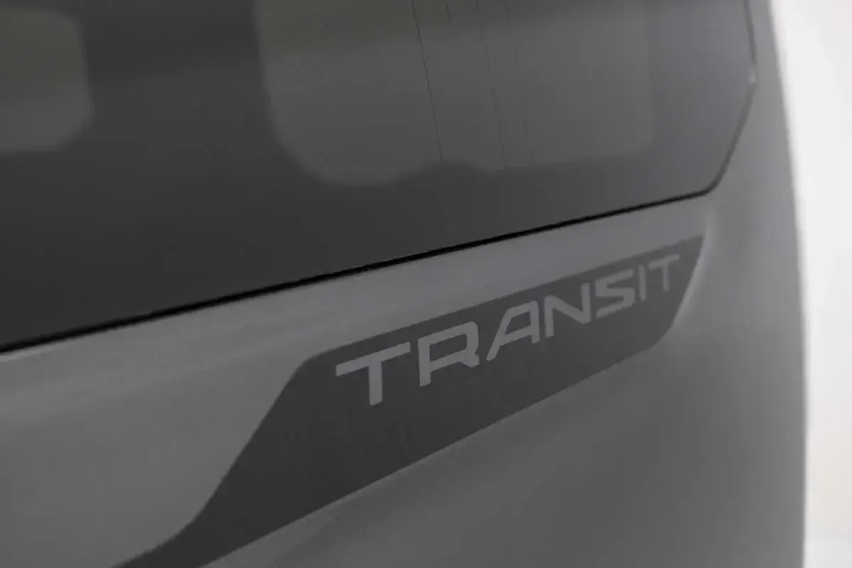 Usado Ford Transit Custom Sport 150 CV (110 kW) 2022 Gris Familiar