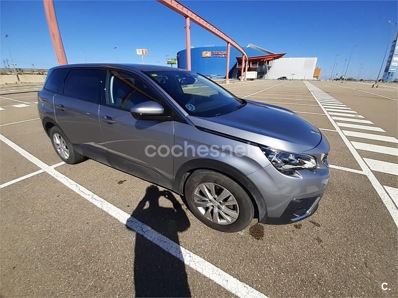 Usado Peugeot 5008 Active 130 CV (95 kW) 2020 Gris / plata SUV