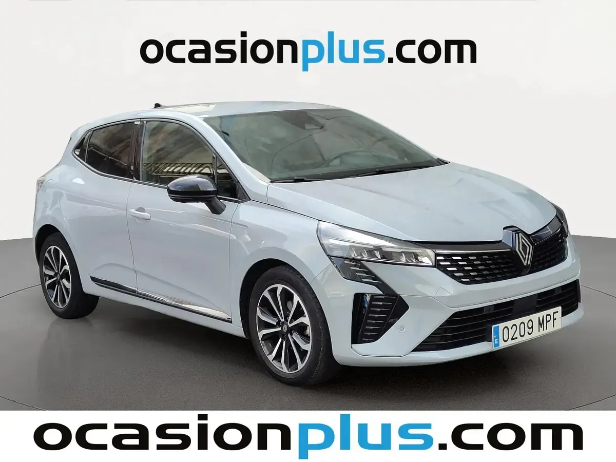 Usado Renault Clio Techno 90 CV (66 kW) 2024 Gris Utilitario