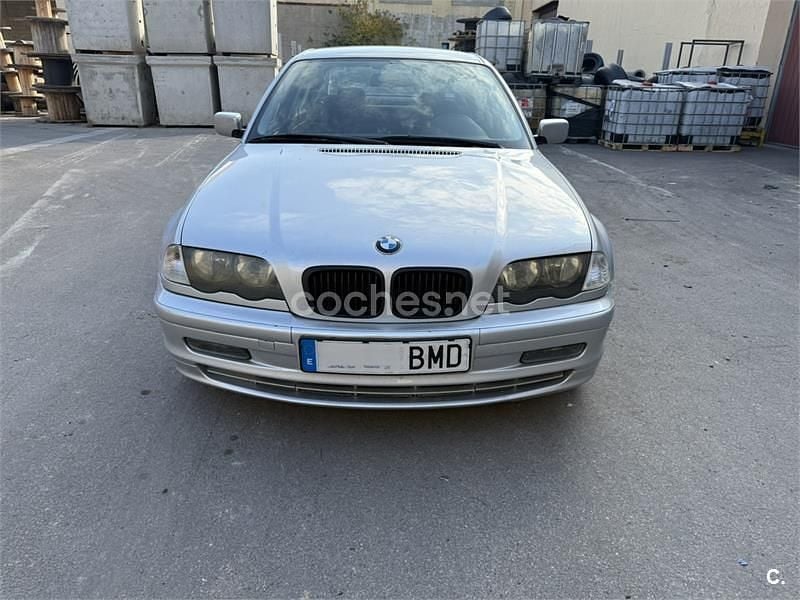 Gris / plata Usado 2001 BMW 330 Berlina | 5500 € (Precio justo) - Imagen 1/4