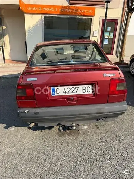Usado Fiat Tempra 65 CV (47 kW) 1991 Granate Familiar