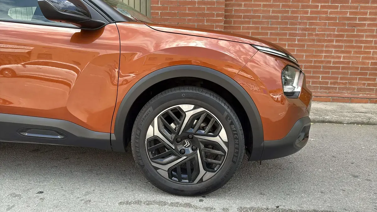 Usado Citroën C4 Feel 131 CV (96 kW) 2021 Naranja Berlina
