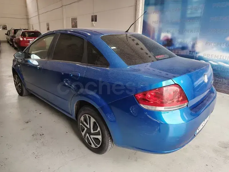 Usado Fiat Linea Life 105 CV (77 kW) 2011 Azul Berlina