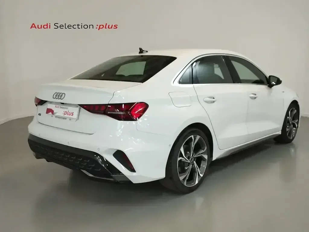 Usado Audi A3 S-Line 150 CV (110 kW) 2025 Blanco Berlina