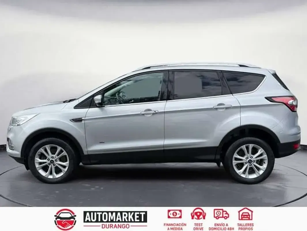 Usado Ford Kuga Limited 150 CV (110 kW) 2017 Gris SUV
