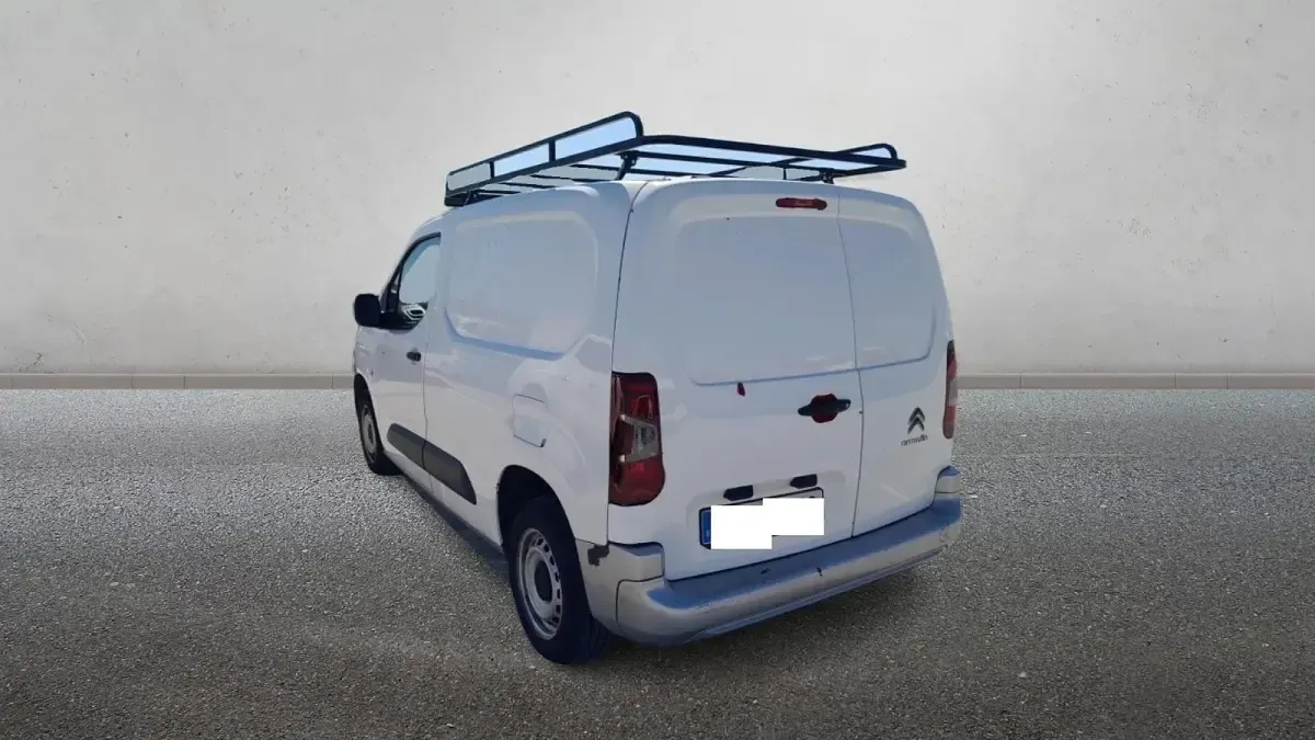 Usado Citroën Berlingo 100 CV (73 kW) 2022 Blanco Monovolumen