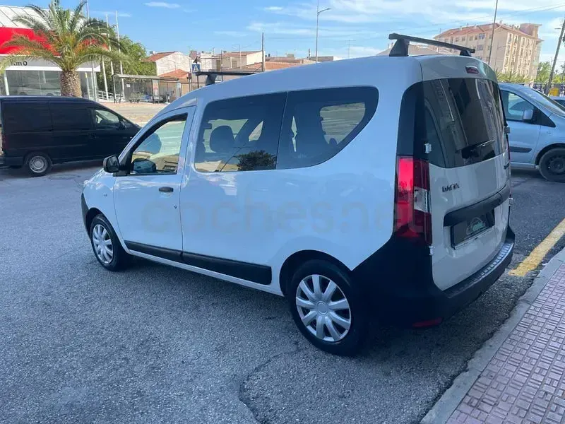Usado Dacia Dokker Ambiance 90 CV (66 kW) 2014 Blanco Monovolumen