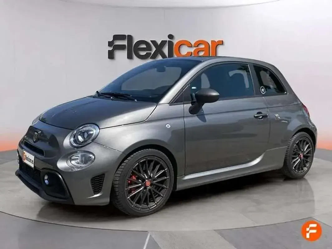 Usado Abarth 695 179 CV (131 kW) 2023 Gris Utilitario