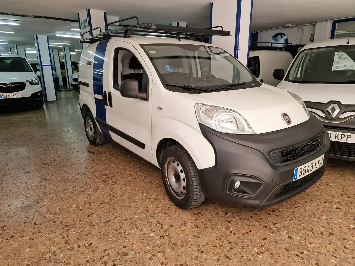 Usado Fiat Fiorino 70 CV (51 kW) 2020 Blanco Monovolumen