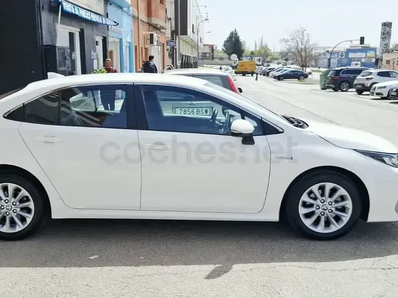 Usado Toyota Corolla Business Edition 122 CV (89 kW) 2022 Blanco Berlina
